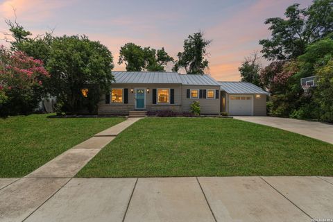 Property photo of 218 Larkwood Dr, San Antonio, TX 78209
