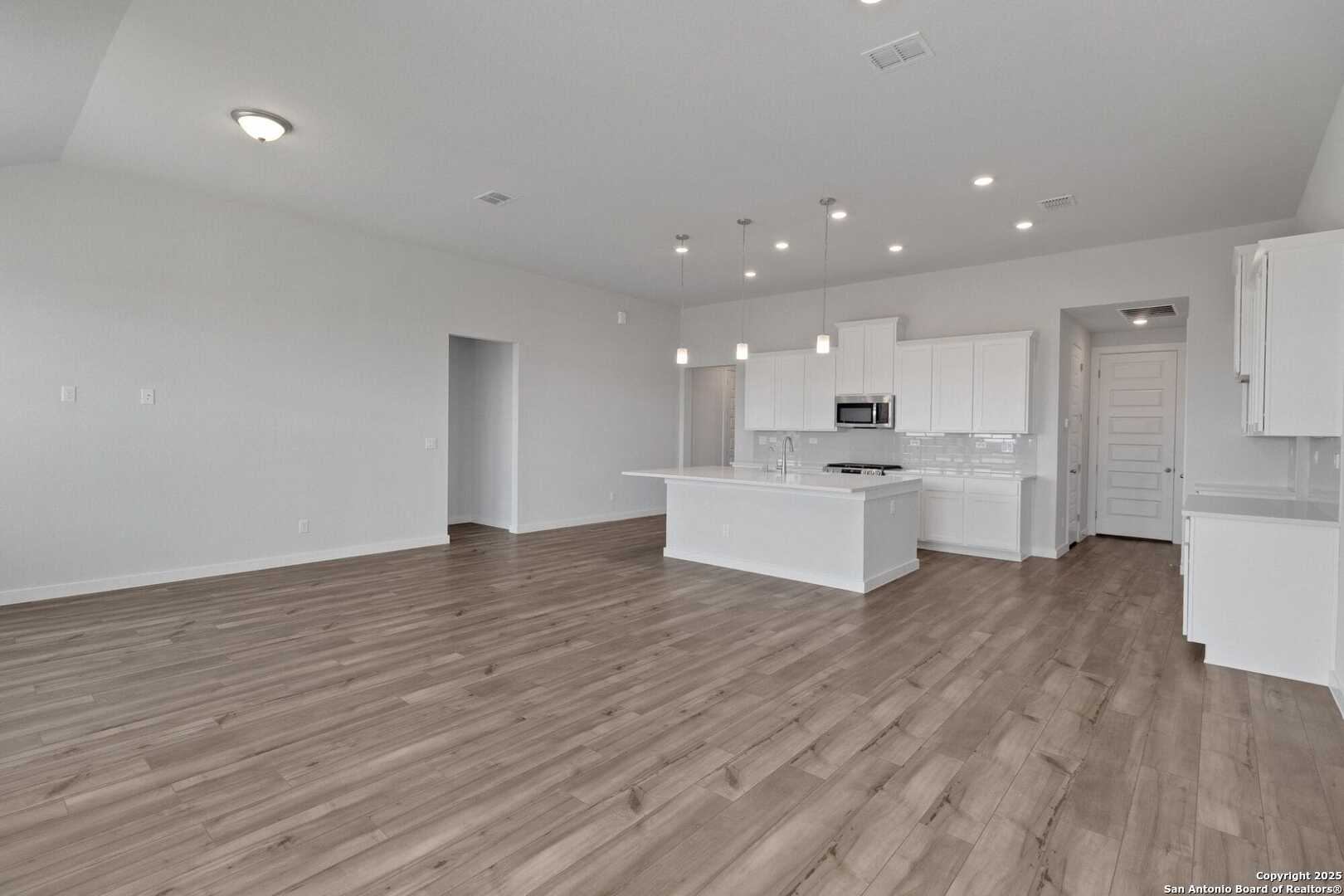 2059 Newforest Peak