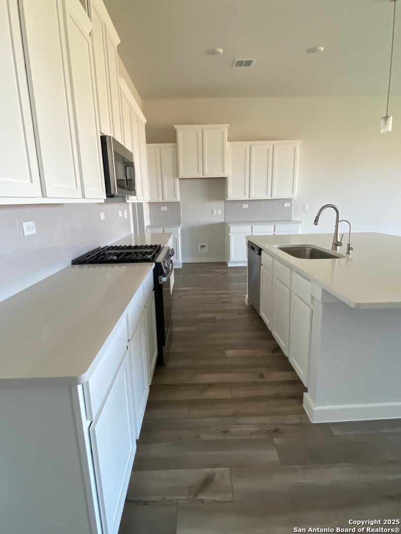 2059 Newforest Peak