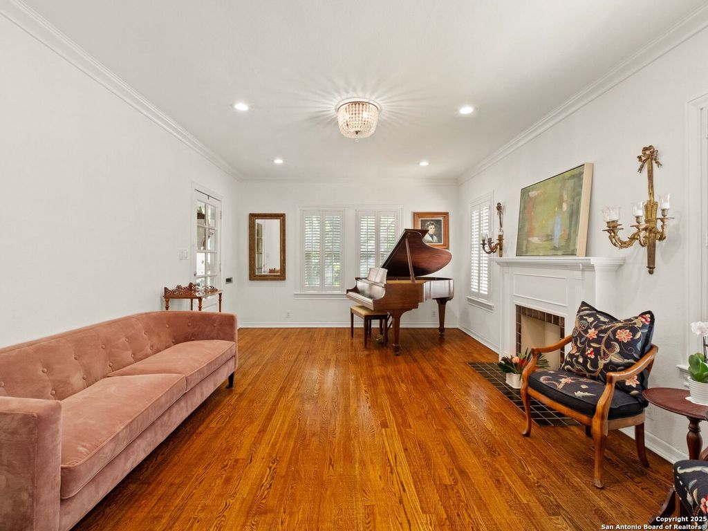 Photo of 351 Rosemary Avenue, San Antonio, TX 78209 (MLS # 1917589)