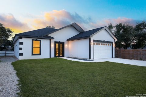 A home in Canyon Lake