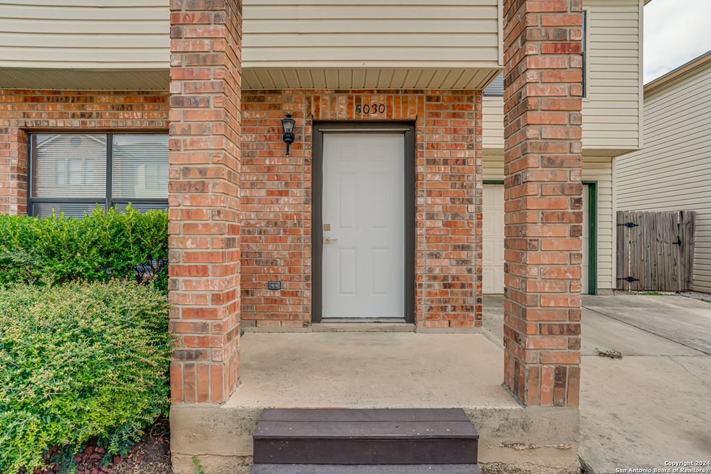 Photo of 5030 Kenton Royalle, San Antonio, TX 78240 (MLS # 1959009)