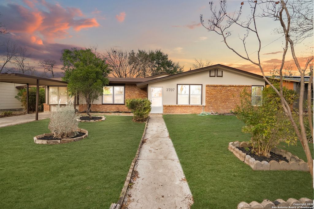 Photo of 3707 la sabre, San Antonio, TX 78218 (MLS # 1934765)