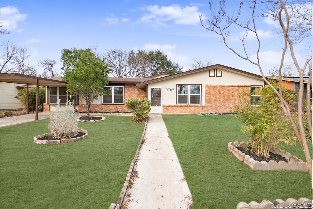 Photo of 3707 la sabre, San Antonio, TX 78218 (MLS # 1934765)