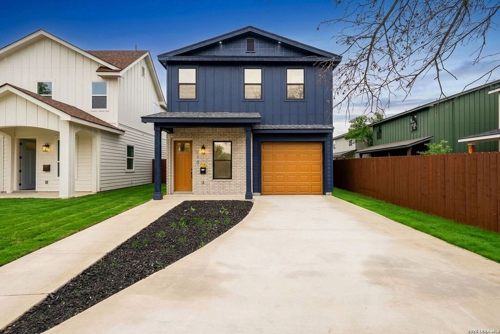 Photo of 110 San Antonio Blvd, San Antonio, TX 78201 (MLS # 1966550)