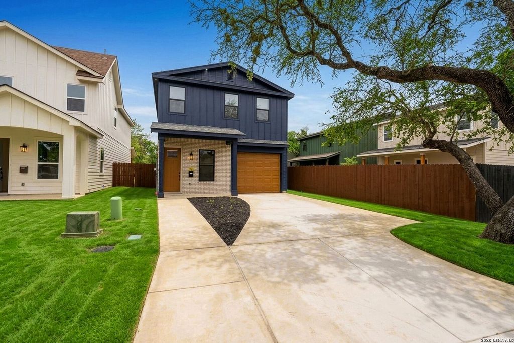 Photo of 110 San Antonio Blvd, San Antonio, TX 78201 (MLS # 1966550)