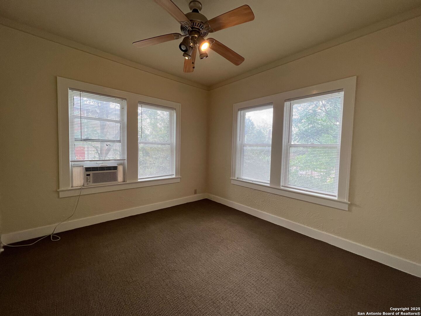 127 W CRAIG PL 6