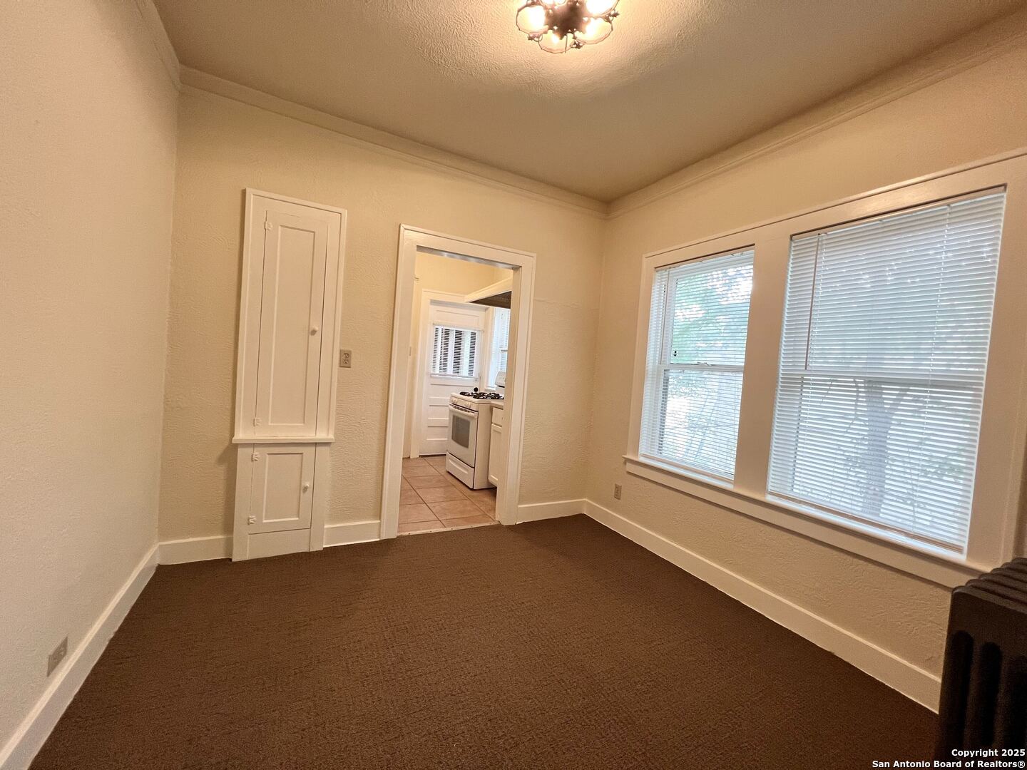 127 W CRAIG PL 6