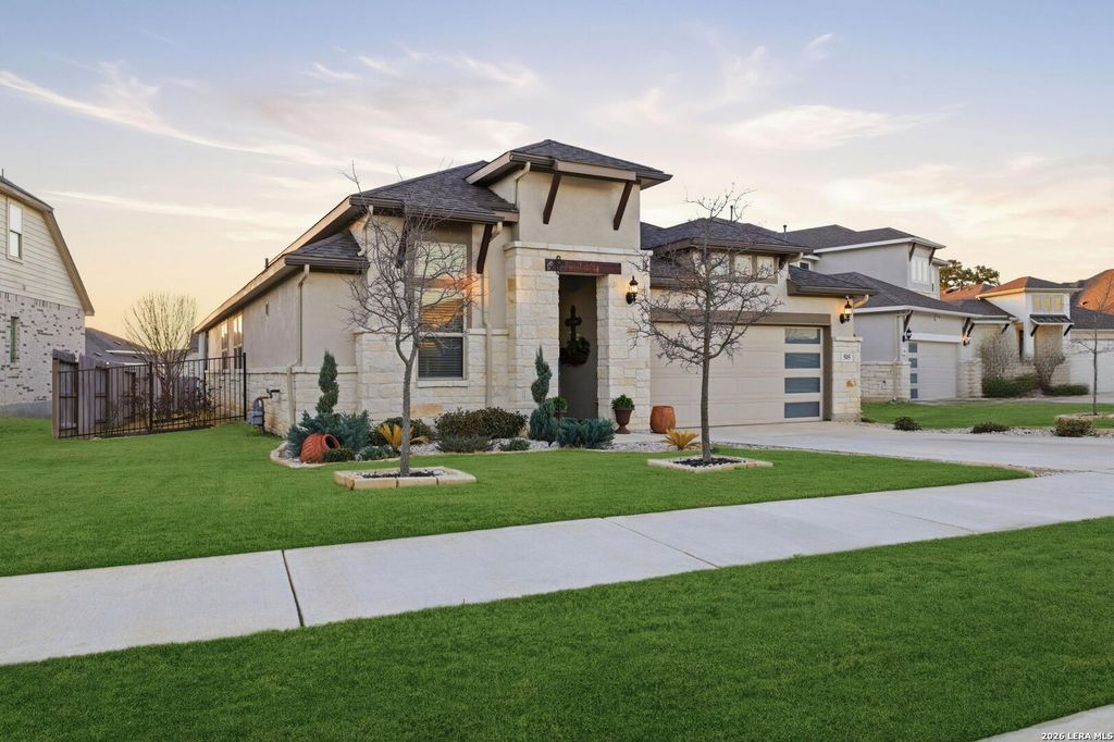 Photo of 505 Huntwick Dr, Boerne, TX 78006 (MLS # 1944528)