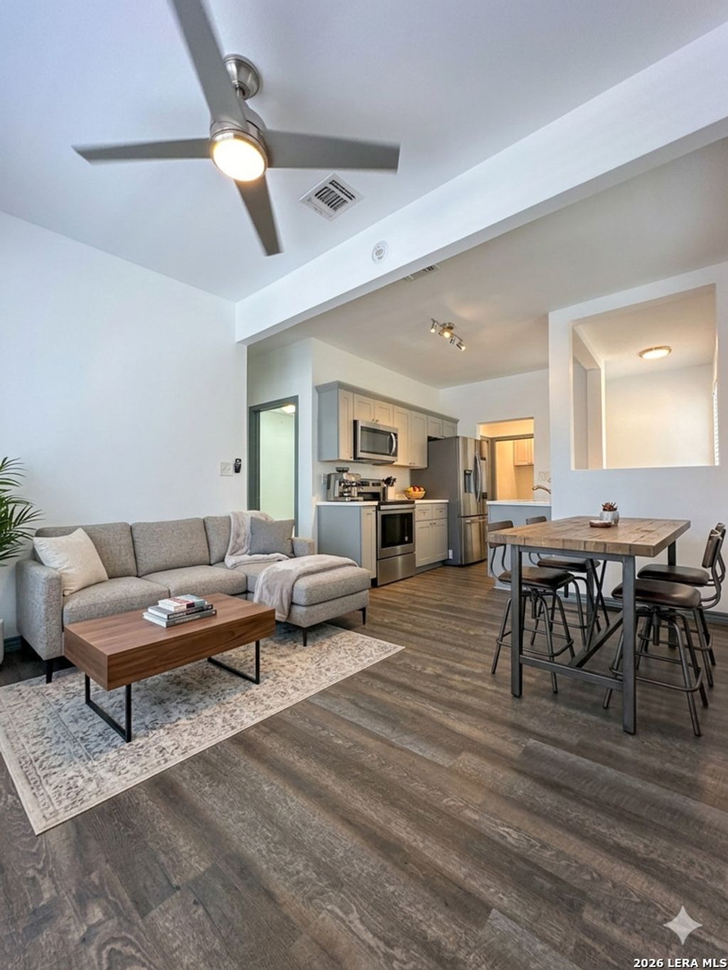 Photo of 802 Montana St 2 #2, San Antonio, TX 78203 (MLS # 1973723)