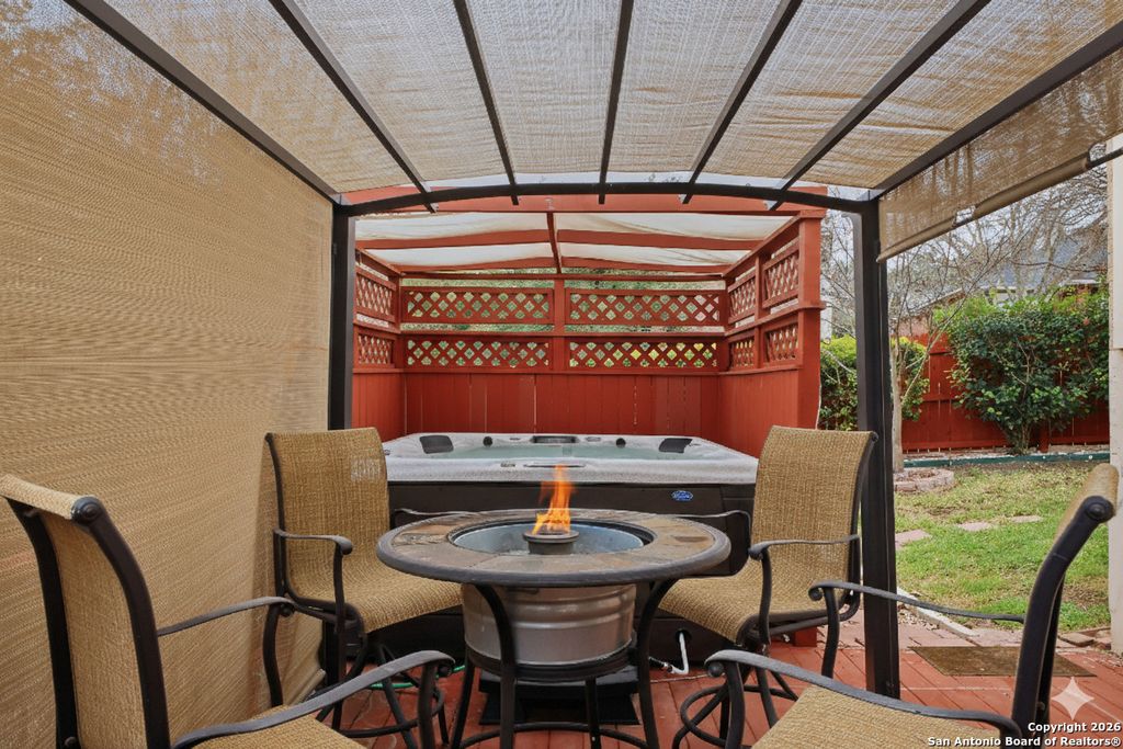 Photo of 1402 Mesa Crk, San Antonio, TX 78258 (MLS # 1933970)