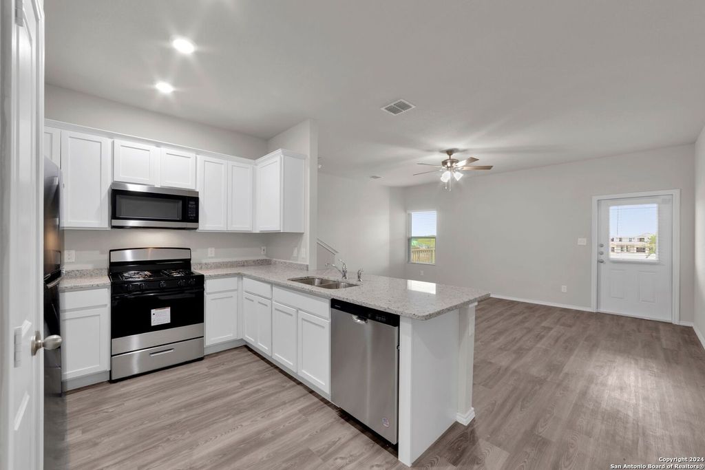 Photo of 124 Marigold Place, San Antonio, TX 78253 (MLS # 1926207)