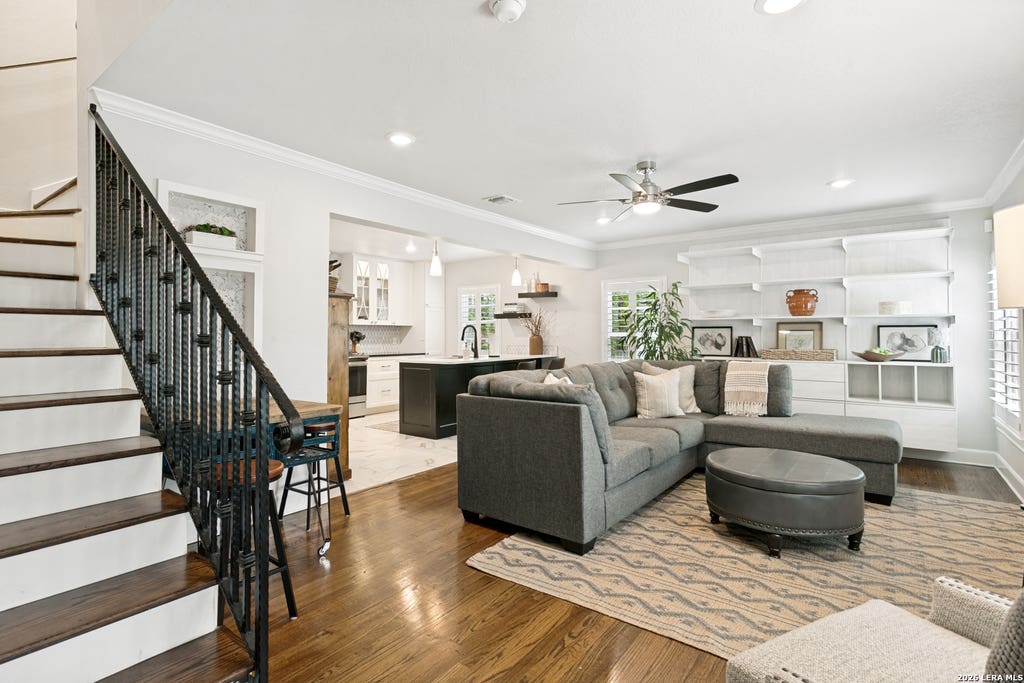 Photo of 488 E Olmos 3 #3, Olmos Park, TX 78212 (MLS # 2008112)