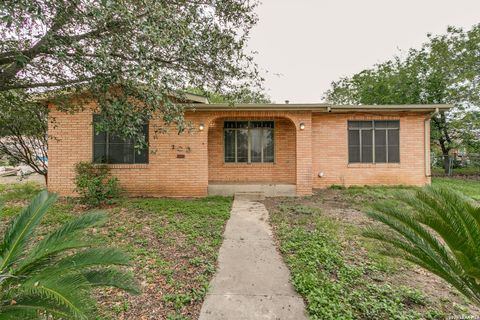 Photo of 203 Paul Street, San Antonio, TX 78203 (MLS # 1963725)