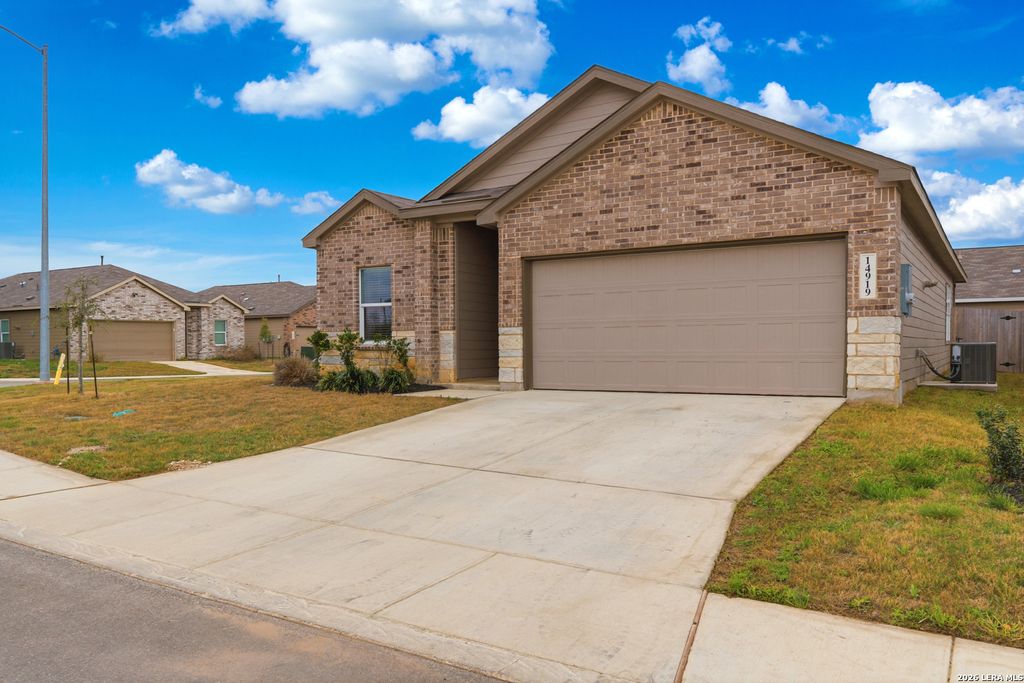 Photo of 14919 Rhyolite Way, San Antonio, TX 78223 (MLS # 1948089)