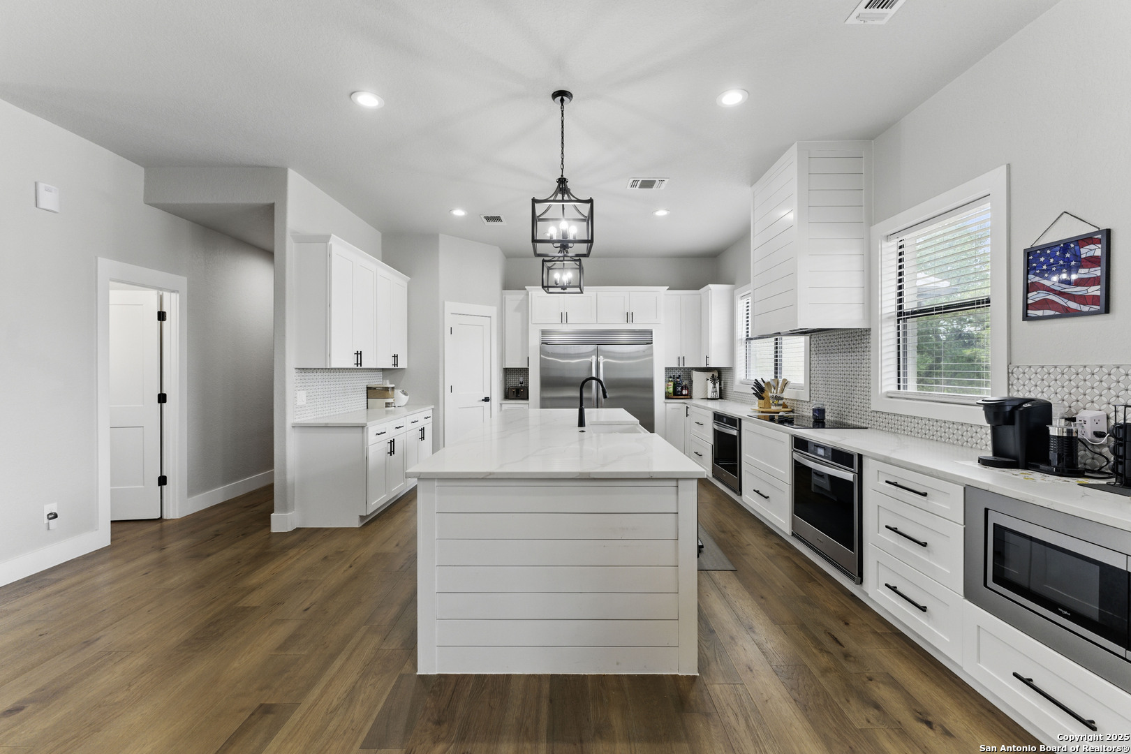 725 Winding View