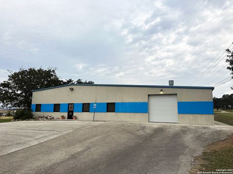 228 COMMERCE AVE Boerne TX 78006