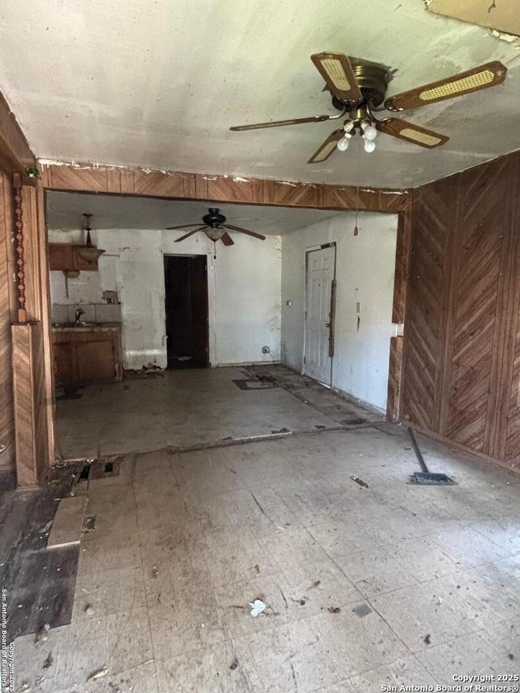 Photo of 2918 Vera Cruz, San Antonio, TX 78207 (MLS # 1909798)