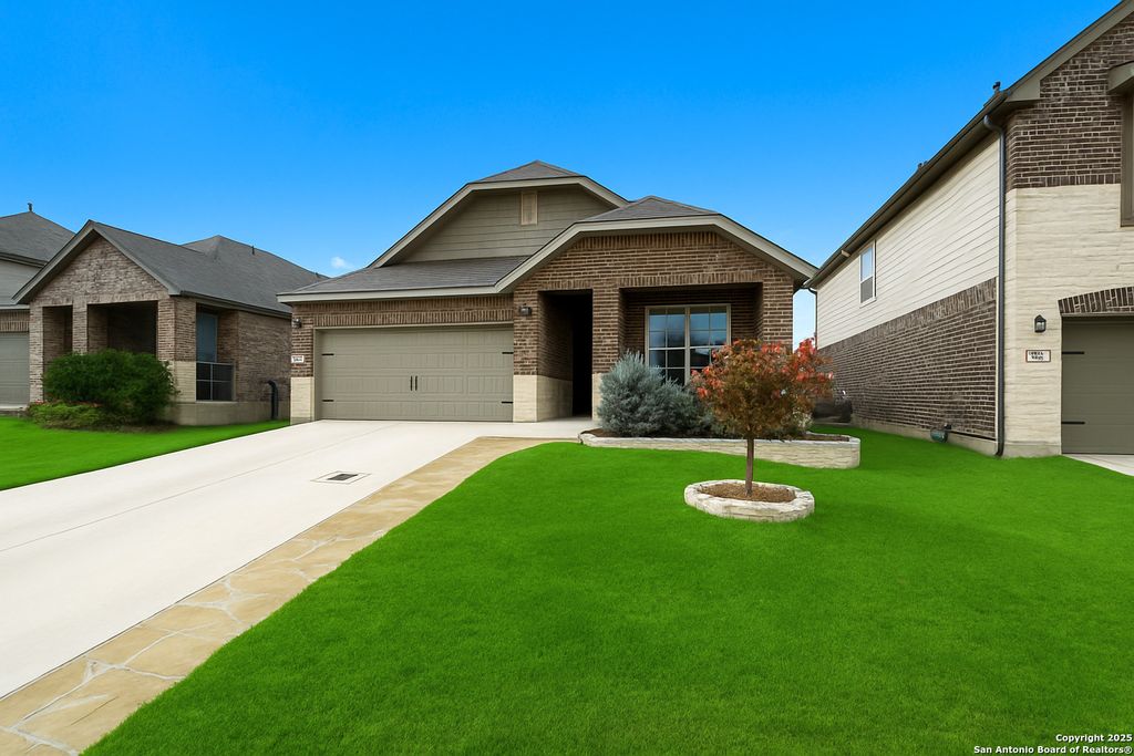 Photo of 113 Inverness, Boerne, TX 78015 (MLS # 1924490)
