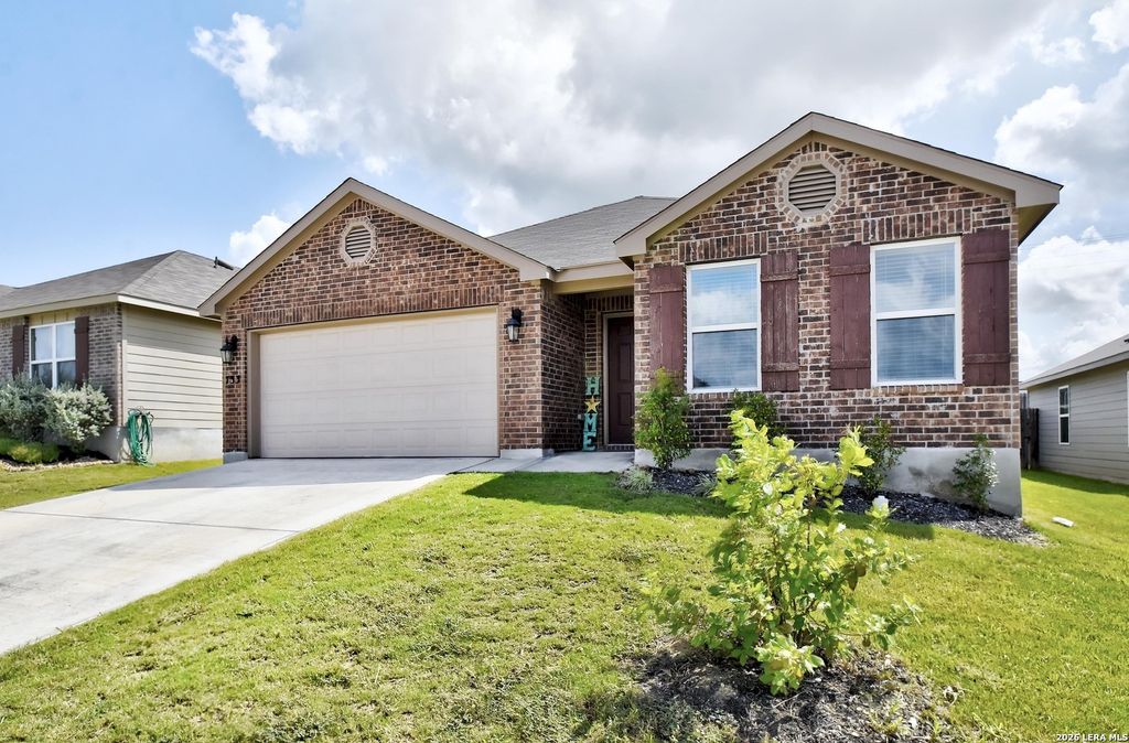 Photo of 733 PEAK, Seguin, TX 78155 (MLS # 1951050)