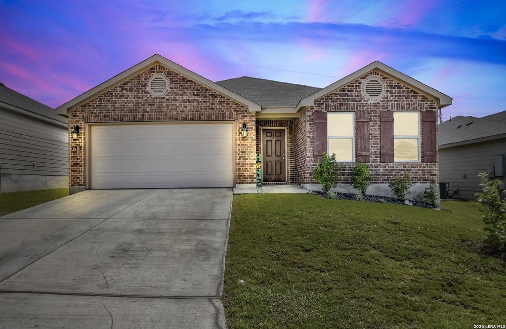 Photo of 733 PEAK, Seguin, TX 78155 (MLS # 1951050)