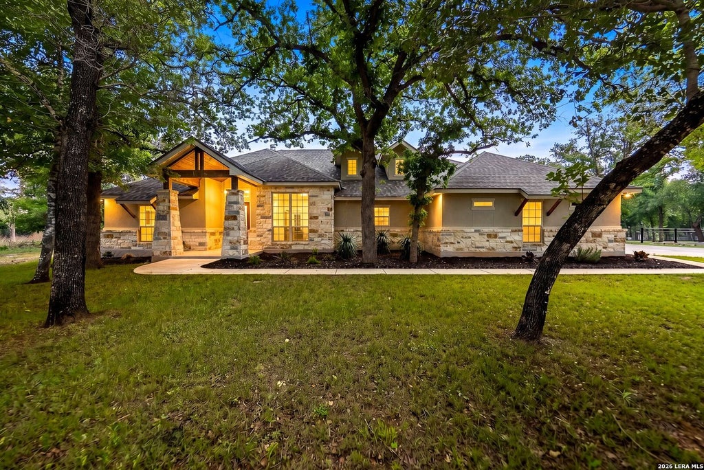 Photo of 156 Crescent Ridge, Adkins, TX 78101 (MLS # 1958700)