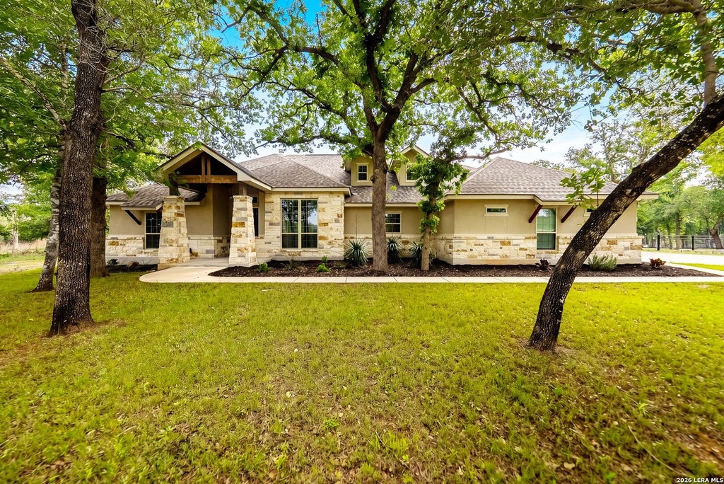 Photo of 156 Crescent Ridge, Adkins, TX 78101 (MLS # 1958700)