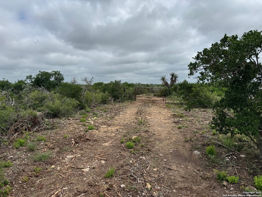 Photo of 660 Legend Hls, Uvalde, TX 78801 (MLS # 1697376)
