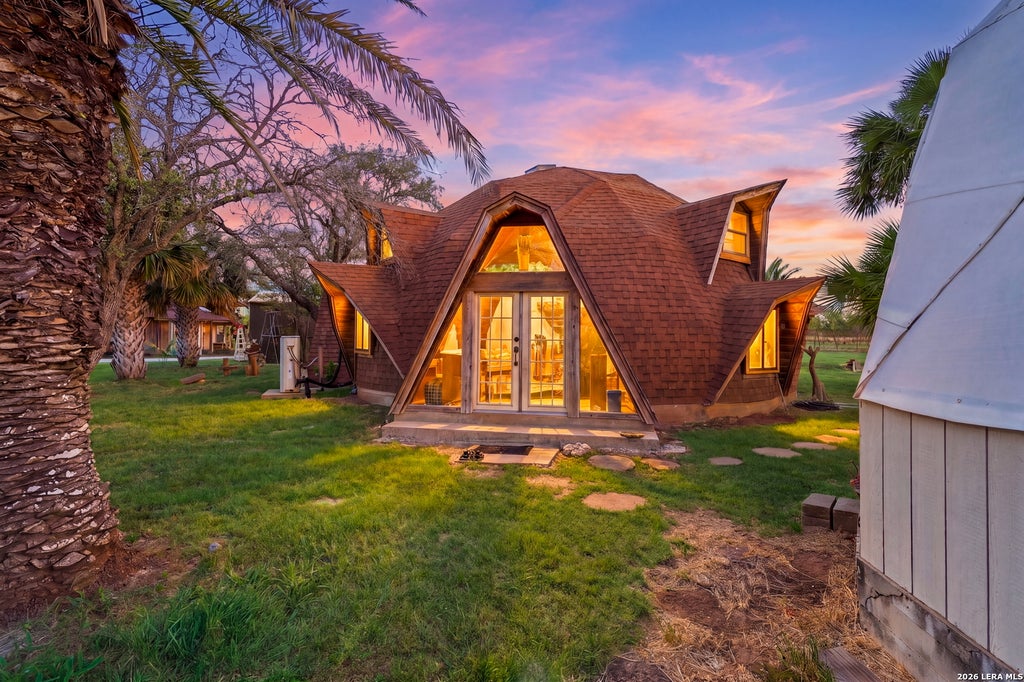 Photo of 875 County Road 327, Pleasanton, TX 78064 (MLS # 2012022)