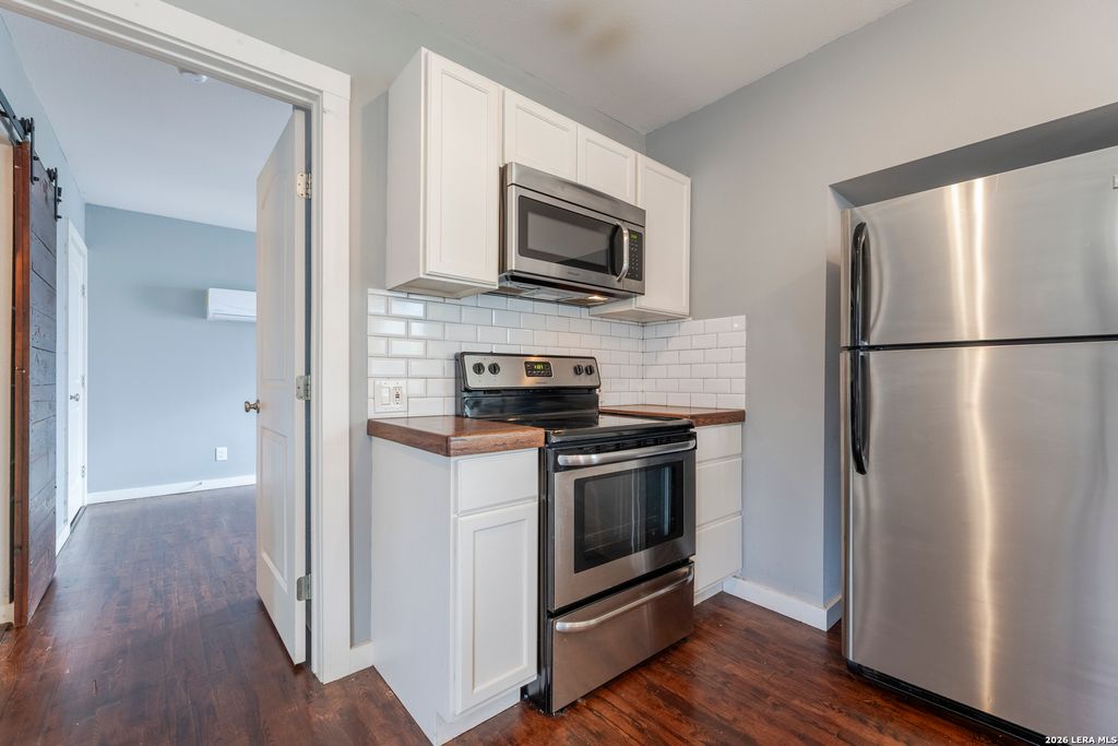 Photo of 1015 N Palmetto 3 #3, San Antonio, TX 78202 (MLS # 1955335)