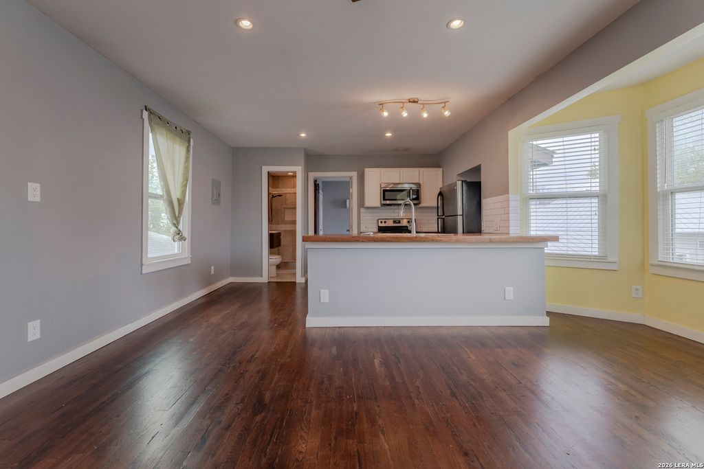 Photo of 1015 N Palmetto 3 #3, San Antonio, TX 78202 (MLS # 1955335)