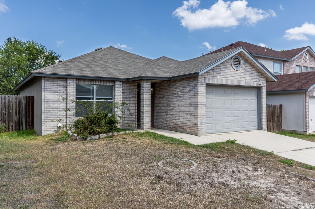 Photo of 10143 Paddlefish Creek, San Antonio, TX 78245 (MLS # 1899091)
