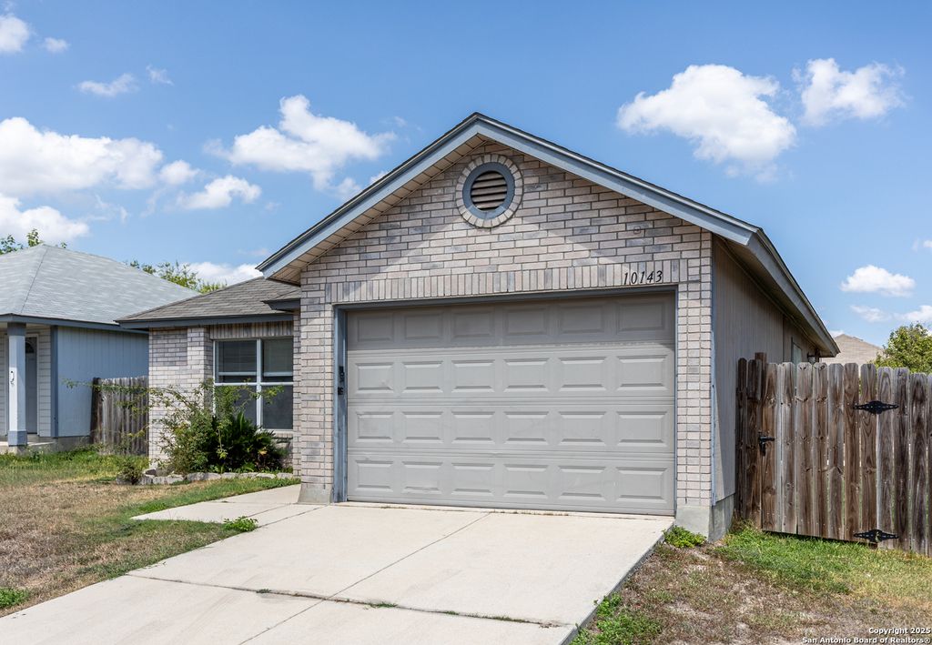 Photo of 10143 Paddlefish Creek, San Antonio, TX 78245 (MLS # 1899091)