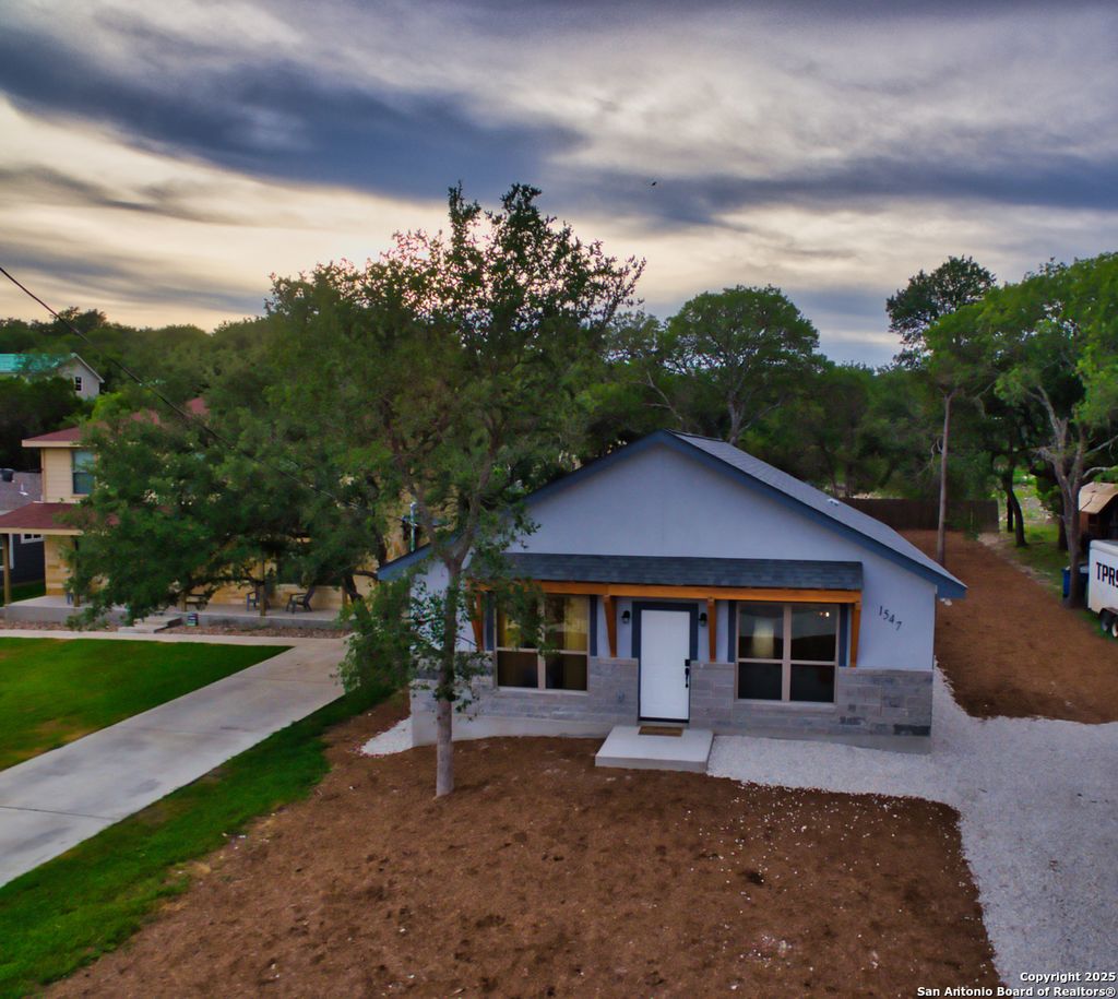 Photo of 1547 Bonnyview Drive, Canyon Lake, TX 78133 (MLS # 1869443)