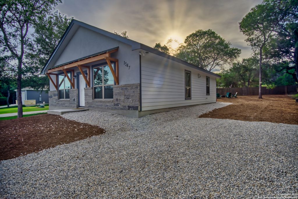 Photo of 1547 Bonnyview Drive, Canyon Lake, TX 78133 (MLS # 1869443)