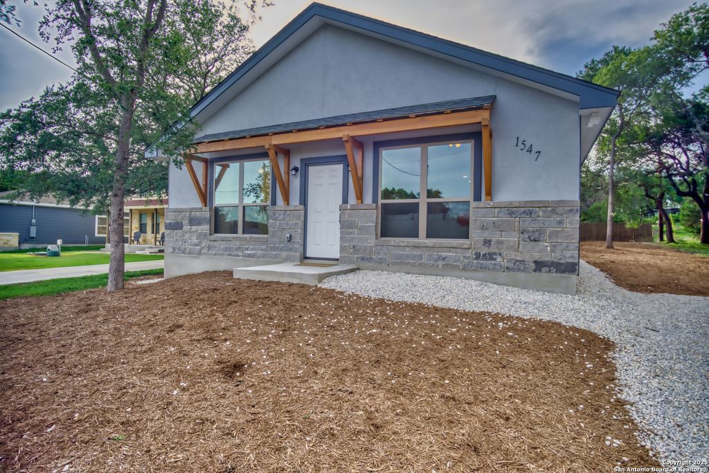 Photo of 1547 Bonnyview Drive, Canyon Lake, TX 78133 (MLS # 1869443)