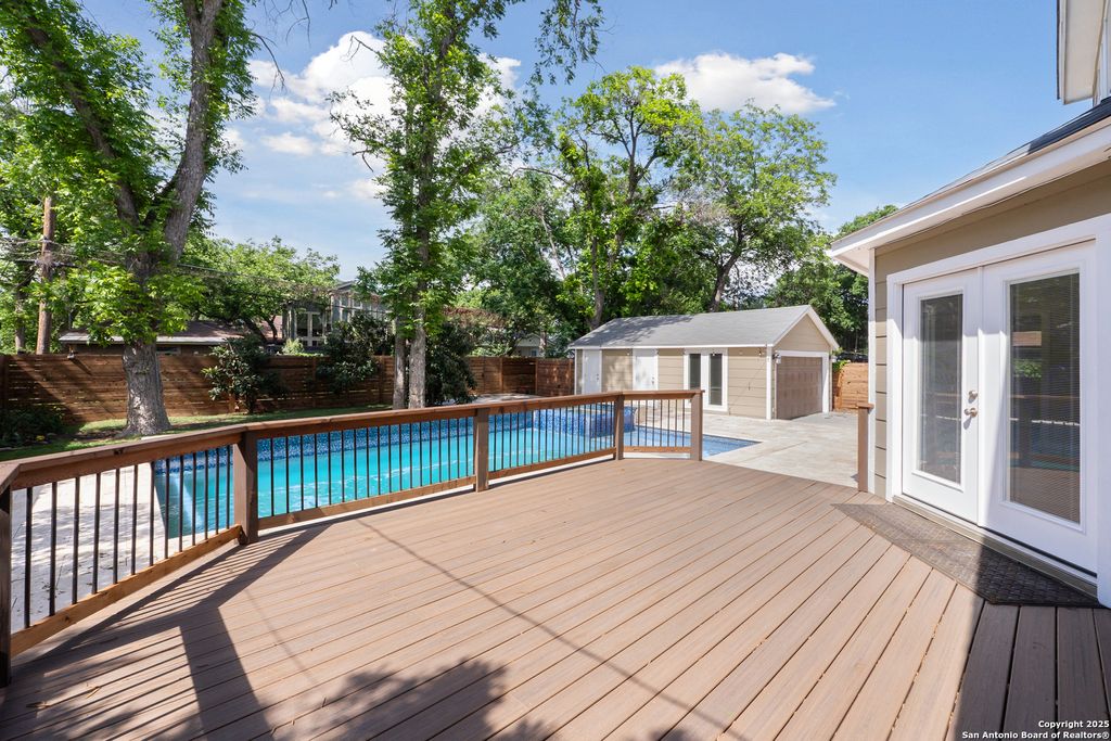 Photo of 129 E Elmview Pl, Alamo Heights, TX 78209 (MLS # 1867298)