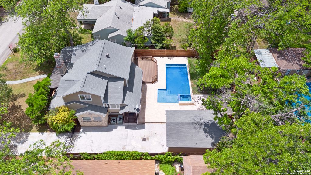 Photo of 129 E Elmview Pl, Alamo Heights, TX 78209 (MLS # 1867298)
