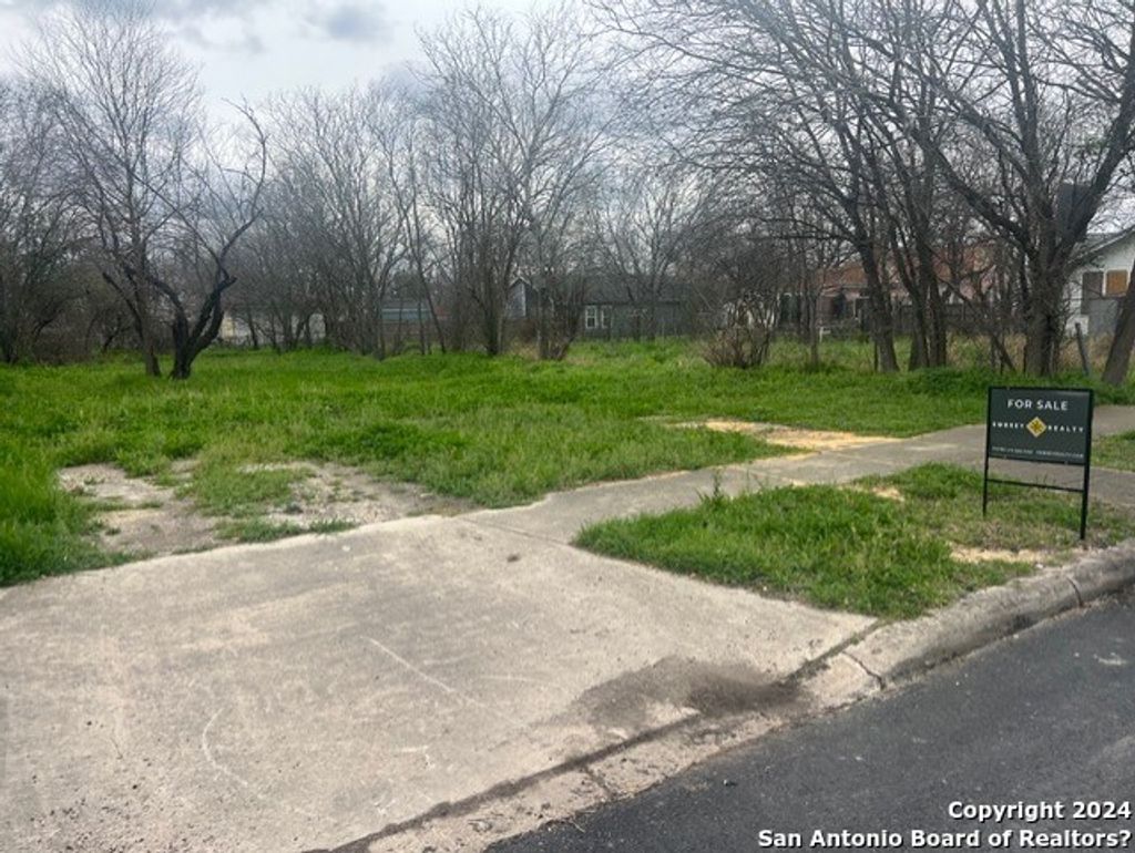 Photo of 110 UTAH ST, San Antonio, TX 78210 (MLS # 1836771)