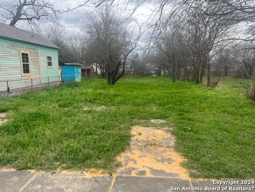 Photo of 110 UTAH ST, San Antonio, TX 78210 (MLS # 1836771)