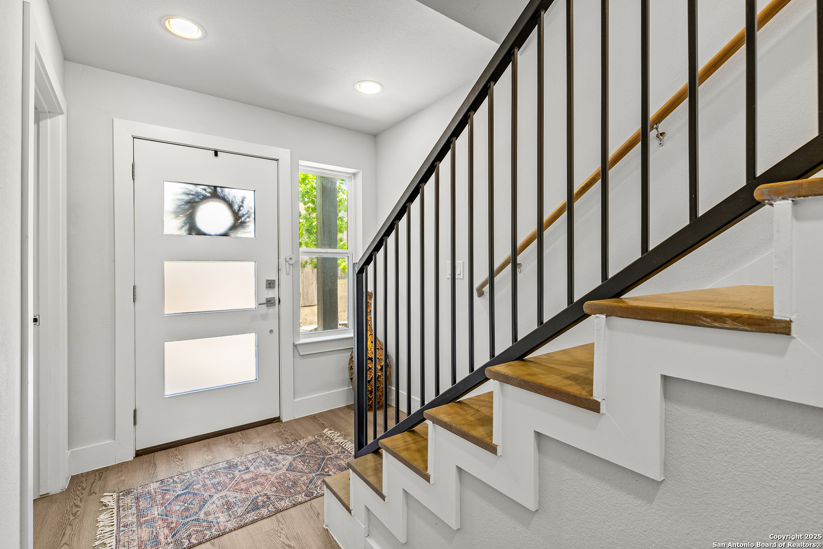 415 Ira Ave UNIT