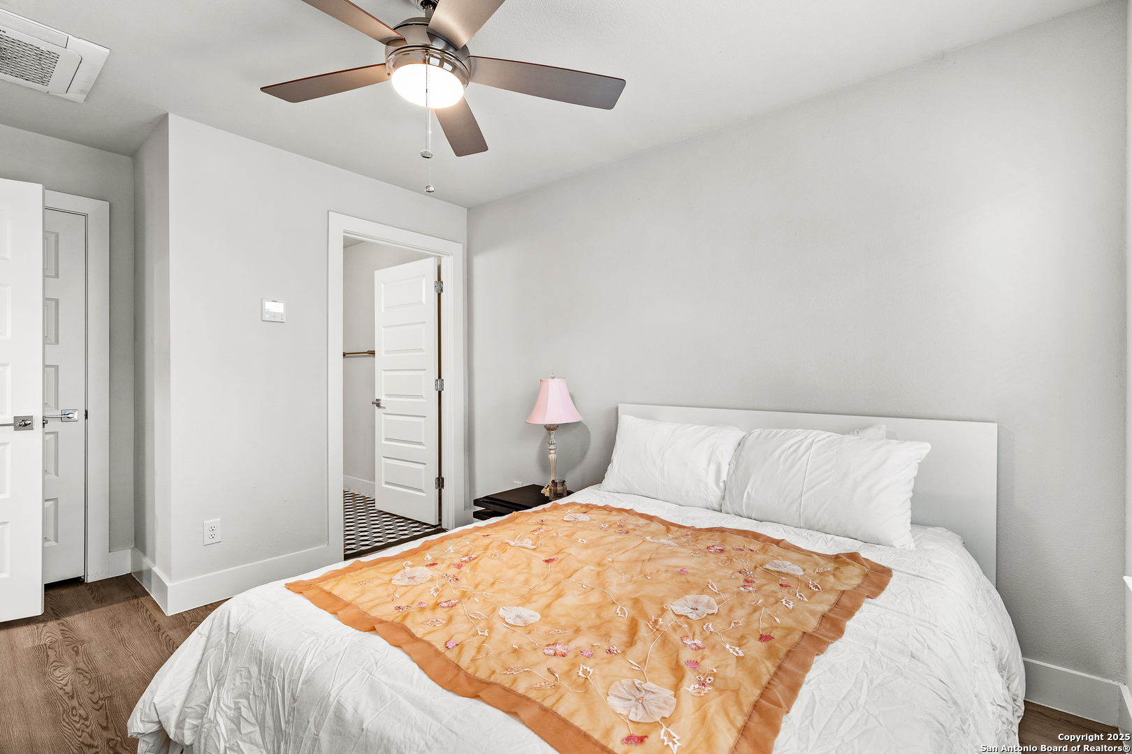 415 Ira Ave UNIT