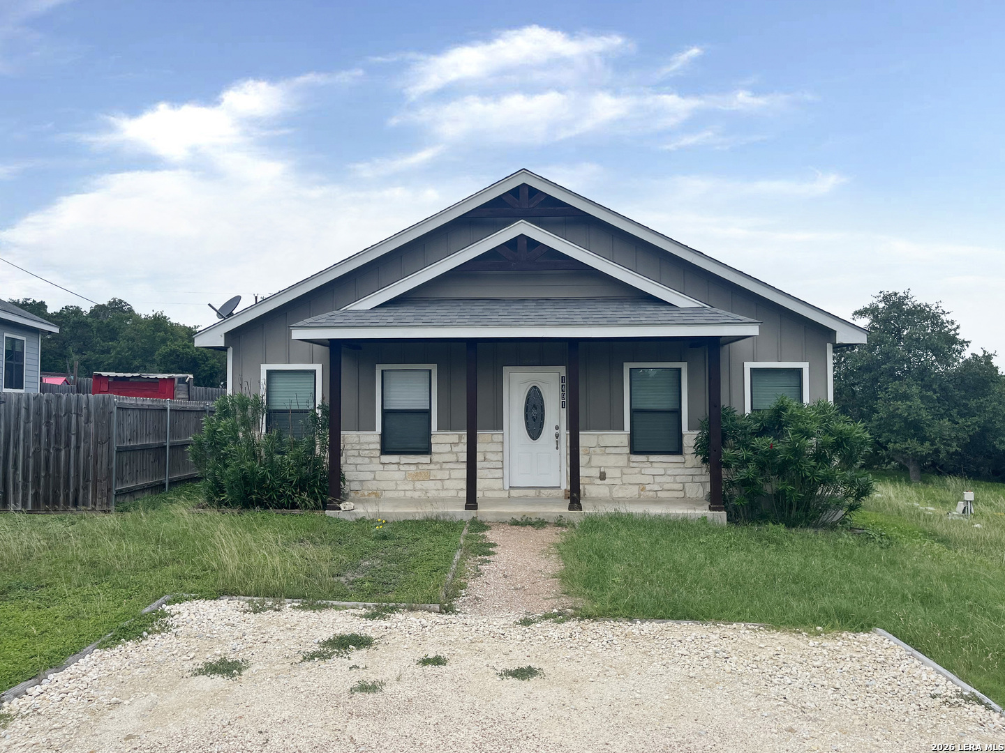 1491 Live Oak Dr
