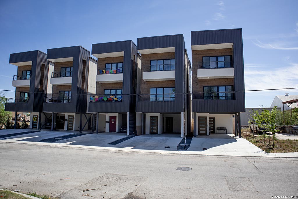 Photo of 130 E Lachapelle, San Antonio, TX 78204 (MLS # 1958465)