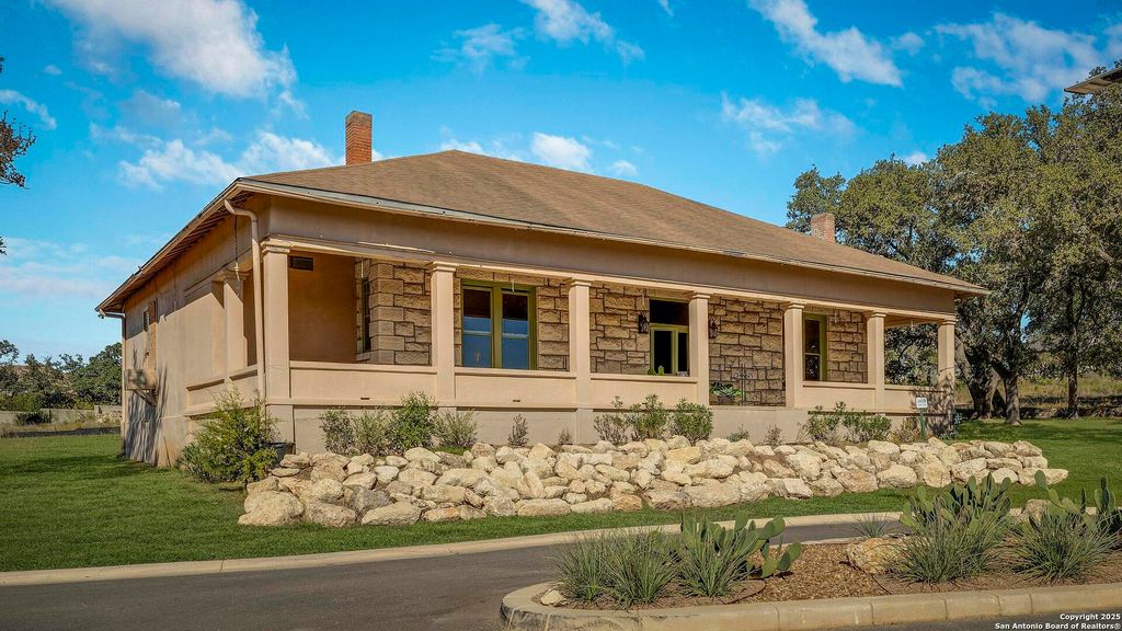 Photo of 24626 CLIFF LINE, San Antonio, TX 78257 (MLS # 1829749)