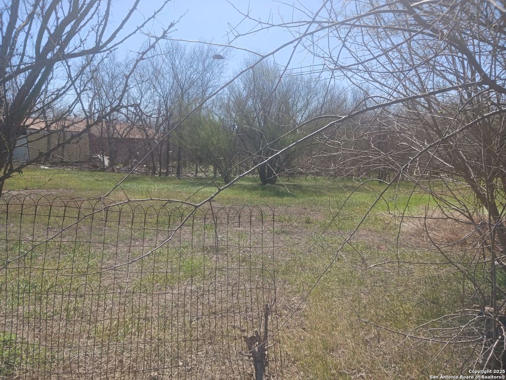 Photo of 207 Rullman, San Antonio, TX 78208 (MLS # 1849008)