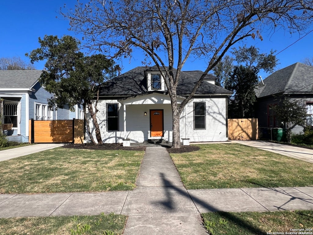 Photo of 909 HAYS ST, San Antonio, TX 78202 (MLS # 2022440)