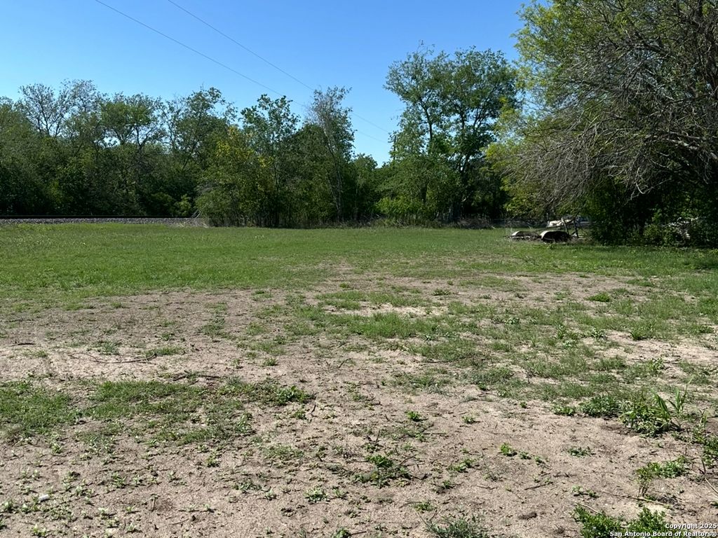 Photo of 1231 State Highway 132, Devine, TX 78016 (MLS # 1918689)