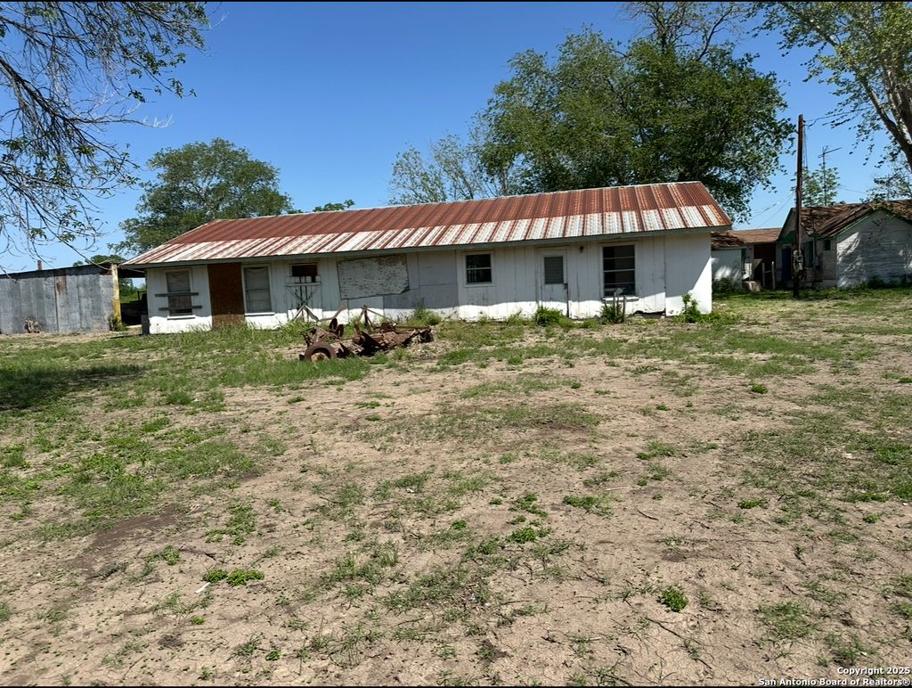 Photo of 1231 State Highway 132, Devine, TX 78016 (MLS # 1918689)