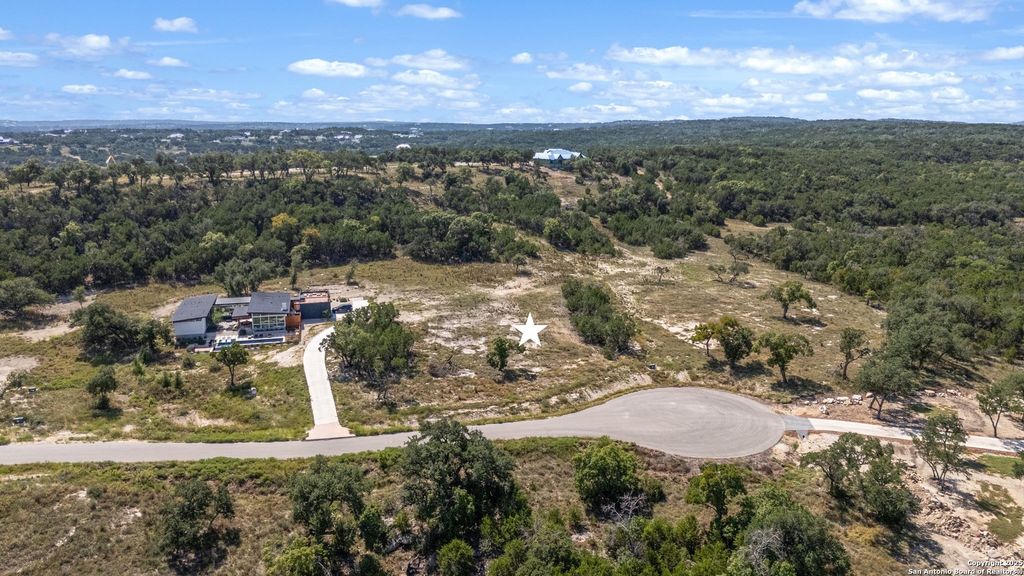 Photo of 910 Blueridge Vw, Canyon Lake, TX 78133 (MLS # 1908792)